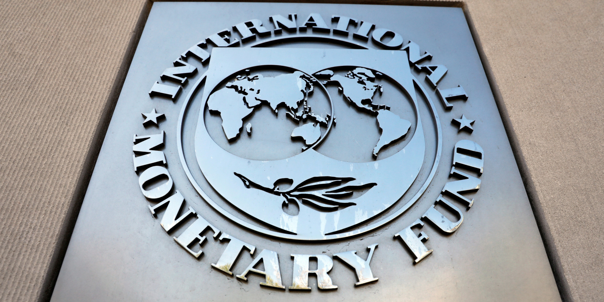 L'inflation devrait se maintenir plus longtemps à un niveau élevé, prévient le FMI